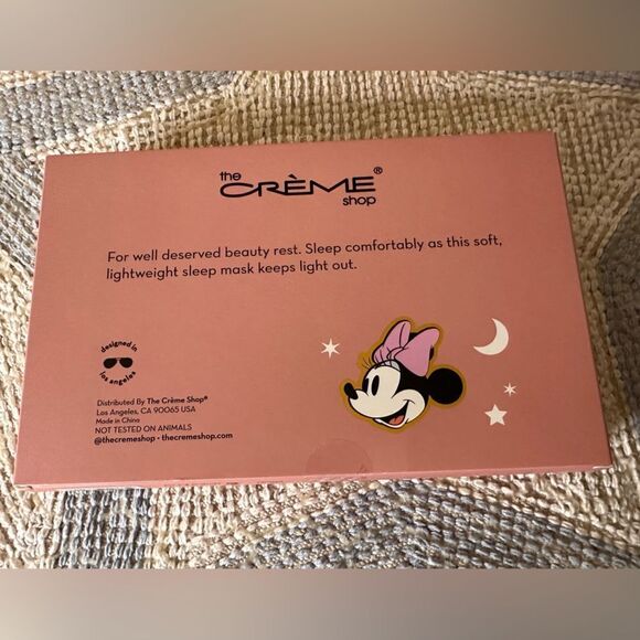The Crème Shop x Disney Limited Edition Minnie Snug Sleep Mask - Picture 2 of 3